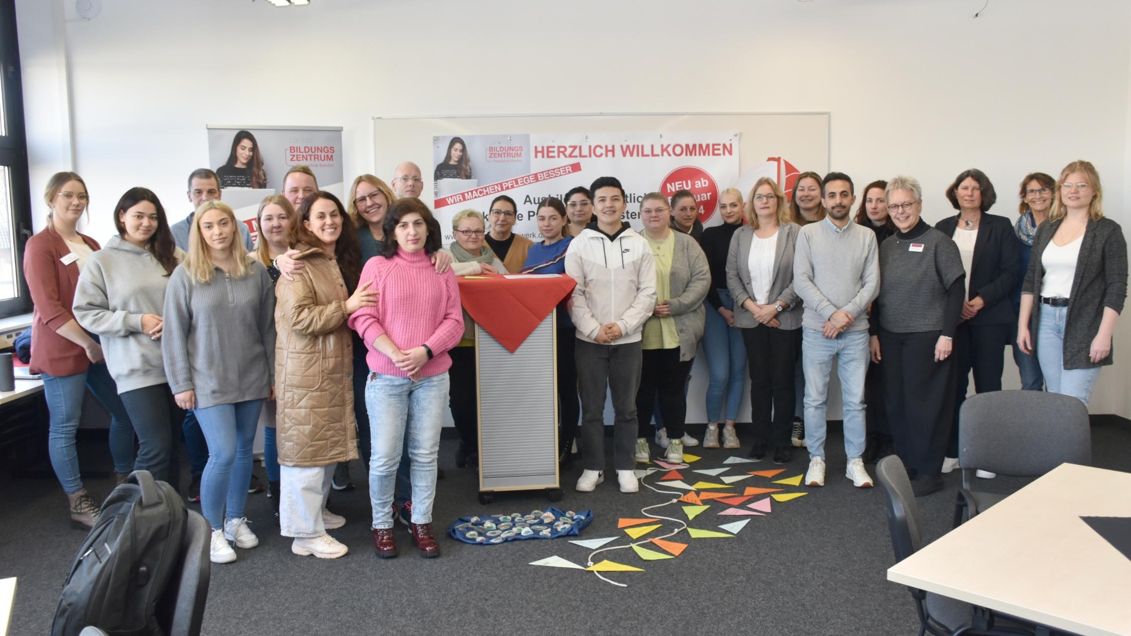 Das Caritas Bildungszentrum Rheine startete am 1. Februar in der früheren Nikomedesschule in Steinfurt einen einjährigen Ausbildungskurs zur  Pflegefachassistenz.
