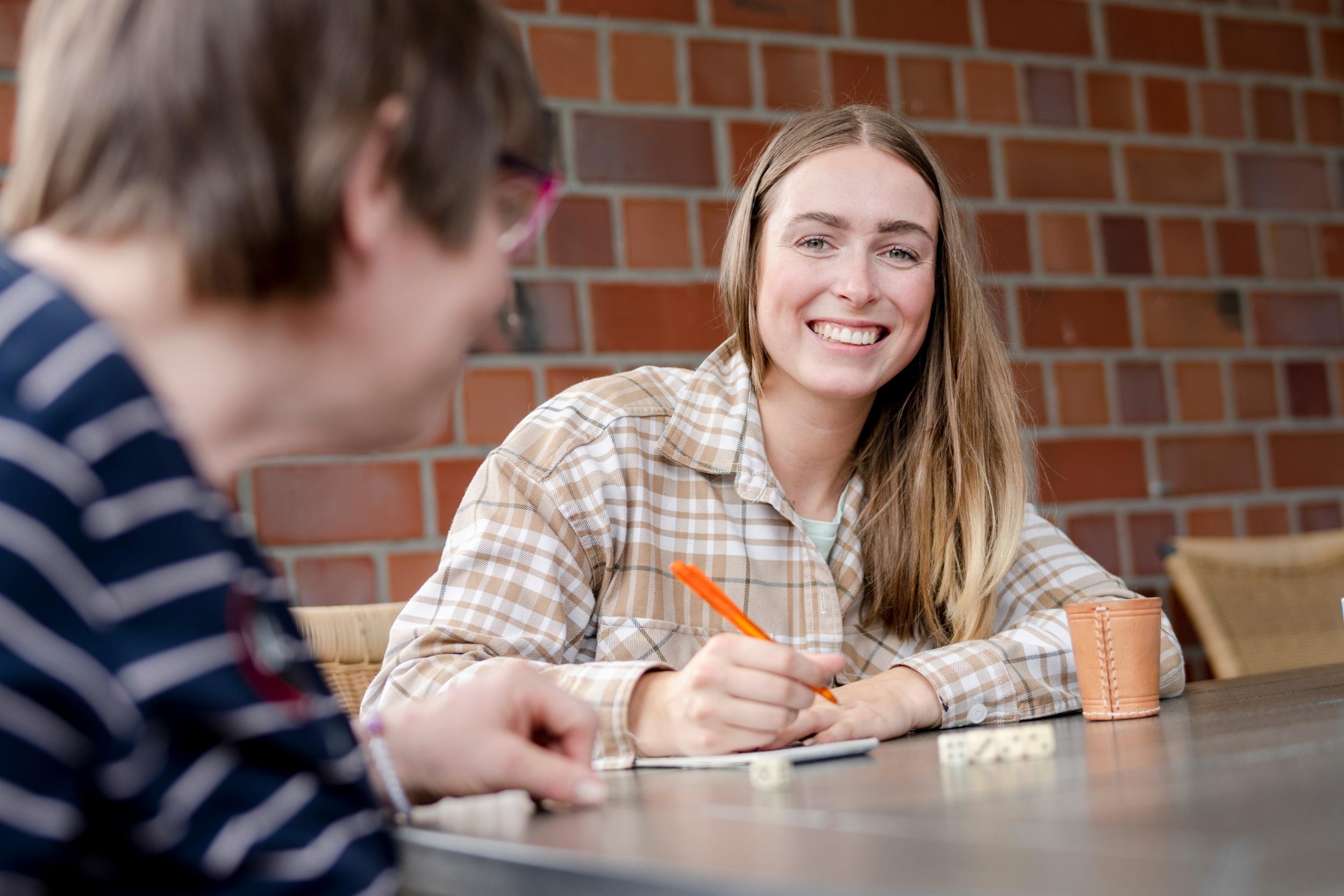 <span class='second'>Caritas?<br> Altmodisch? Verstaubt? Verkrustet?<br> Wir sind anders. Versprochen.</span>