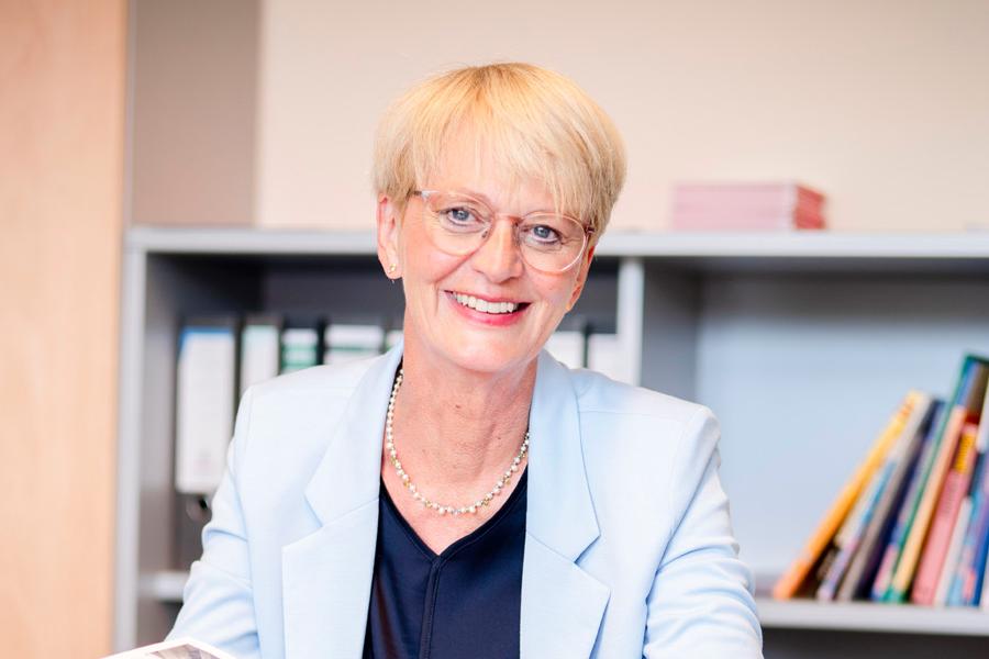 <span class='first'>Wir bieten</span><span class='second'>Gut verdienen, Gutes tun</span>