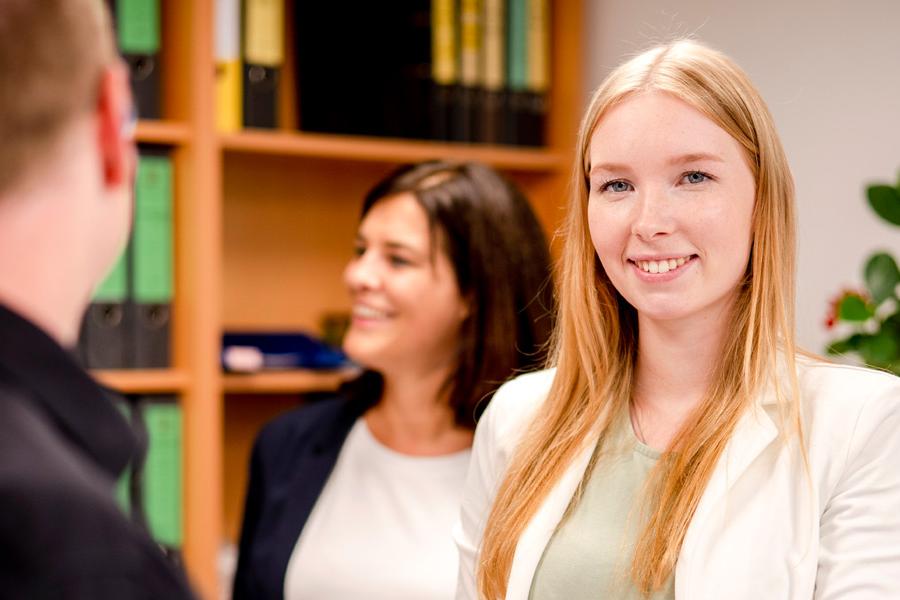 <span class='first'>Orientierung</span><span class='second'>Praktika</span>